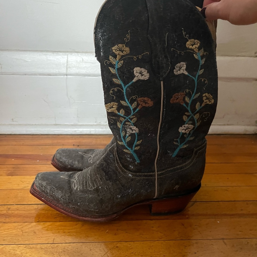 Floral Embroidered Cowboy Boots